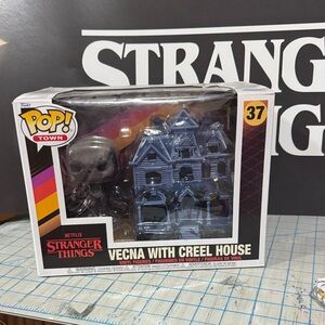 Funko Pop! Town Black and Gray Figure with House